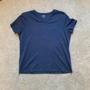 L.L.Bean Women’s L Black V-Neck Shirt